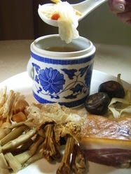 高級食材と漢方の組み合わせ
免疫力を高める薬膳養生スープ