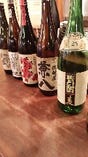 日本酒・超プレミア焼酎・ソ
フトドリンクまで120種以上の品揃