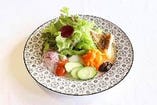 淡路島産新鮮野菜のグリーンサラダ　