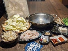 京もつ鍋 秀寅 キョウモツナベヒデトラ 四条烏丸 烏丸御池 もつ鍋 ぐるなび