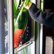 冷蔵庫にはこだわりの日本酒が常時50種類以上