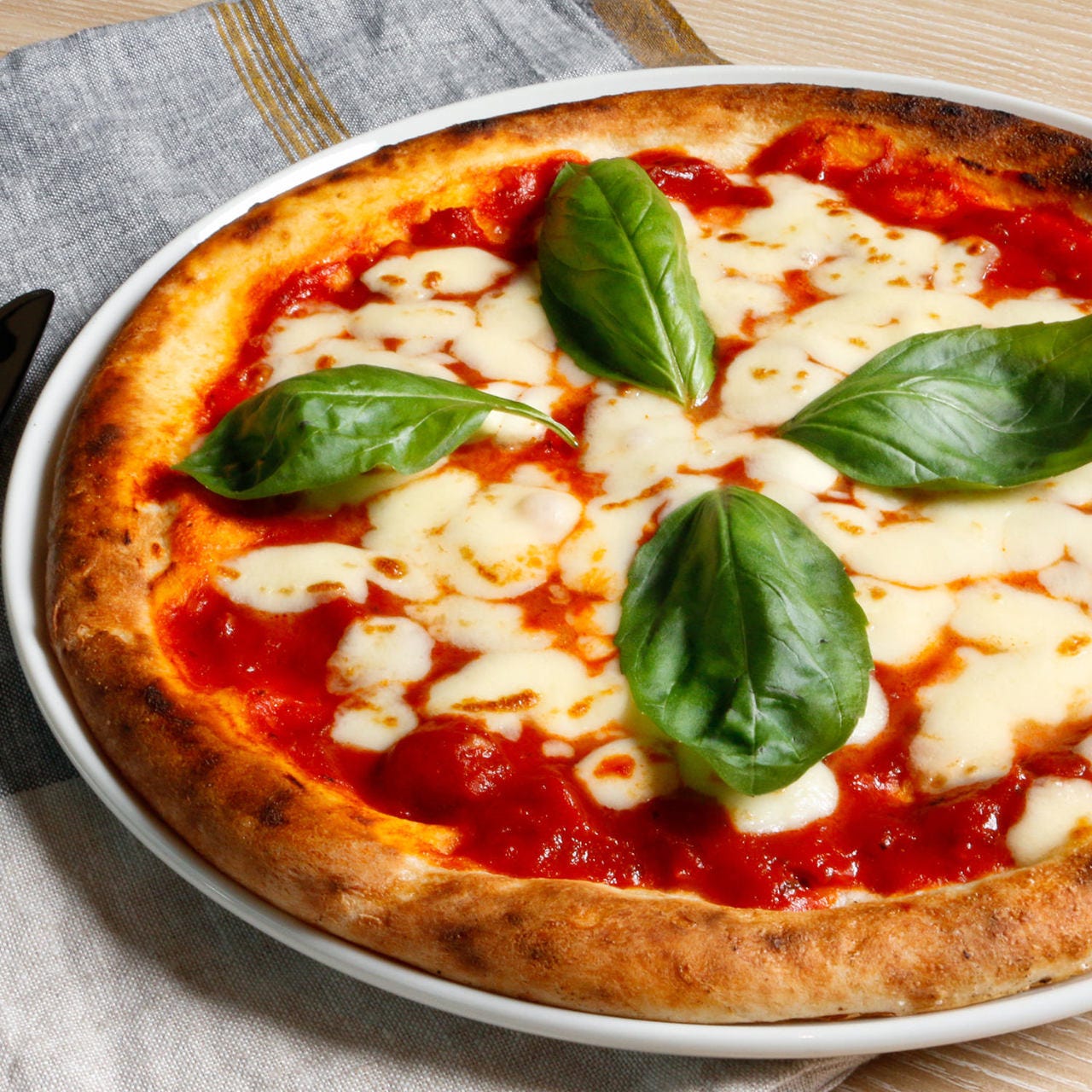 もっちり食感で人気の日替わりピッツァもお楽しみいただけます！