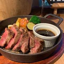 絶品肉料理に舌鼓！！大人気！