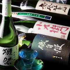 日本酒、焼酎愛好家にはたまらない全国の銘酒を取り揃えています