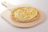 ナポリ風　6種のチーズピザ