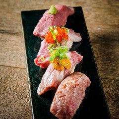 ワラカルネおすすめ肉寿司３貫食べ比べ