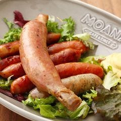 いろいろソーセージの盛り合わせ！たっぷり５種盛り♪