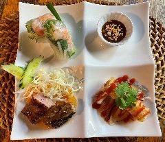 お酒のおつまみにもなる前菜は3種盛り合わせ