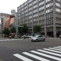 名古屋銀行本店様の対向車線からの写真です。