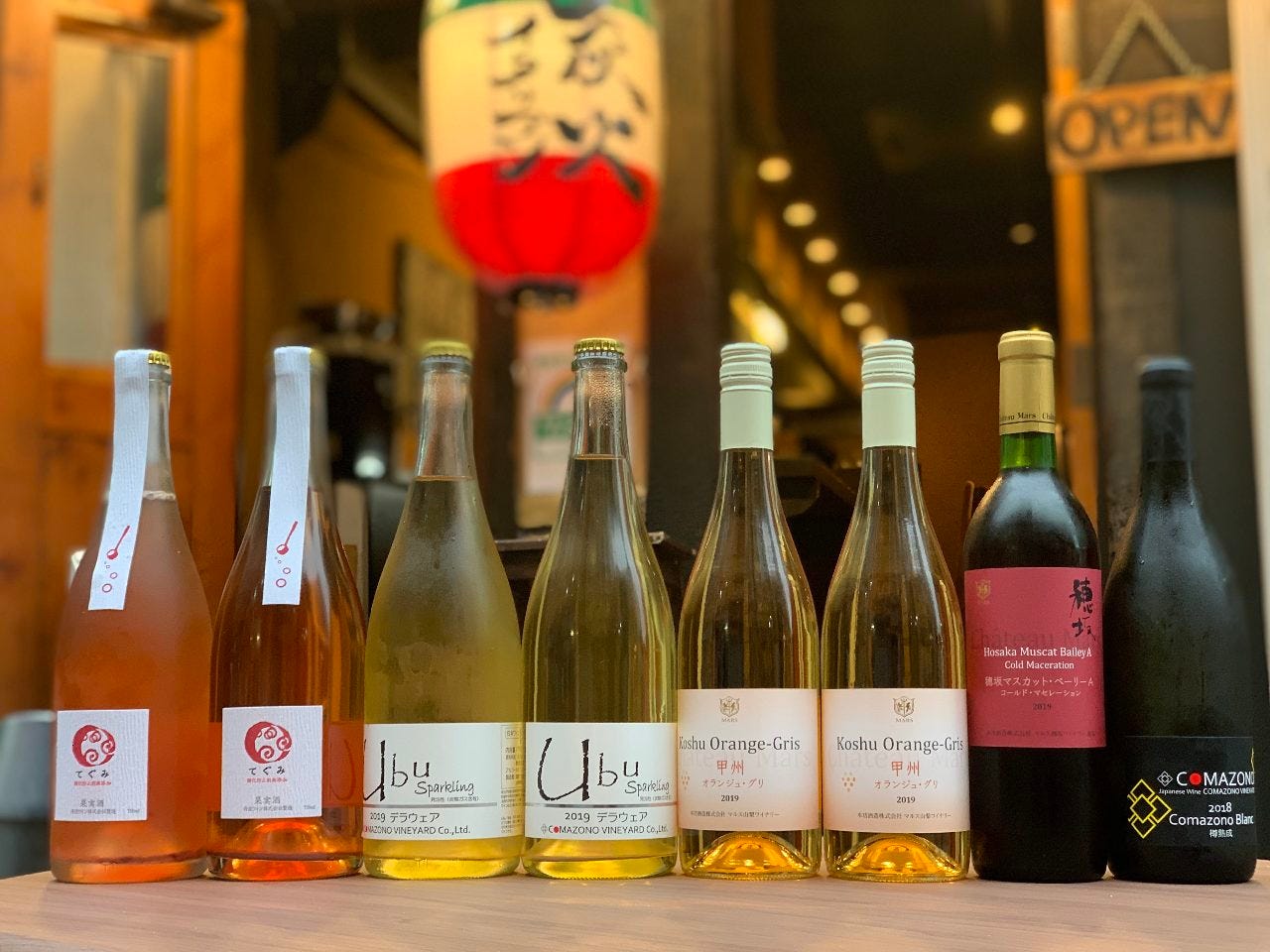 毎月変わる！季節の料理に合わせて厳選した日本ワイン。