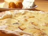 チーズ4種のハーモニー　ピッツァ