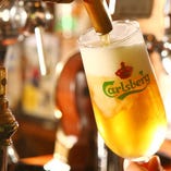 "GUINNESS BEST PUBS" 認定の当店は各種生ドラフトビール、世界各地のクラフトビールも多数あり！