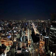 店内全席から見渡せる地上142mの夜景