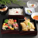 【お昼の献立】幕の内弁当 (2時迄)