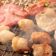 七輪焼肉 京もつ鍋ホルモン 朱々 富士吉原店