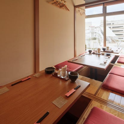 ゆったり個室 那覇の居酒屋でおすすめ 人気の完全個室 ソファー席など ぐるなび