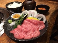 肉のとみい ランチメニュー ぐるなび