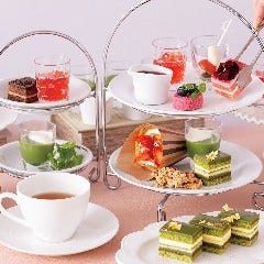 春スイーツをメインとした 約25種類のスイーツ