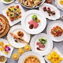 夏食材やスパイスを利かせた 料理の数々