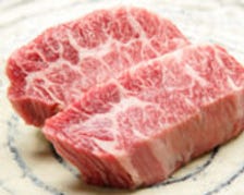 厚切りの自慢の肉を堪能！