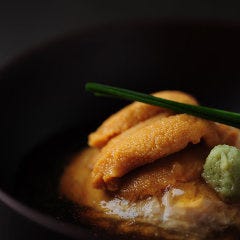 湯葉とウニの相性を引き出した逸品「湯葉ウニのせ」