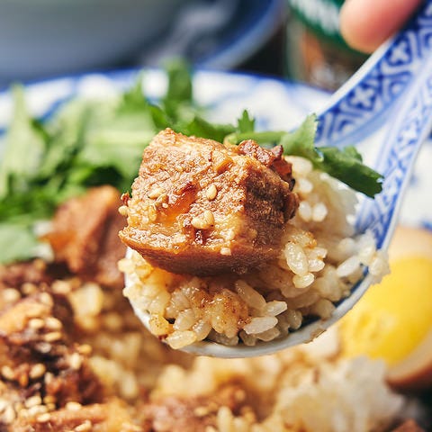 台湾の人気料理・魯肉飯など前菜から〆まで力を入れました！