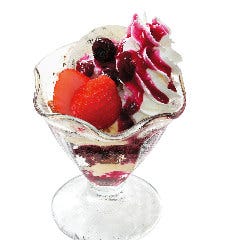 味の民芸 昭島中神店_ベリー・クラッシュのミニパフェ