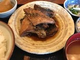 あら煮定食（刺し身つき）