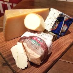 イタリア特産のチーズを積極的に取り入れていきます