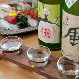 厳選した日本酒。飲み比べもできますよ♪