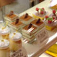 シャトー文雅_パティシエ自慢の特製ケーキ