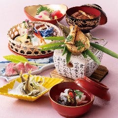 特別懐石　11,000円（税込12,100円）