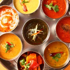 その日の気分に合わせて、お好みのカレー&辛さをチョイス♪