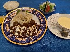 極限までトロトロに煮込んだタンシチューはソースも絶品