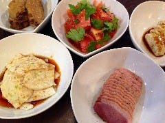 心づくしの前菜多彩