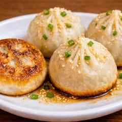 ロンタンオリジナル 焼き小籠包（４個）