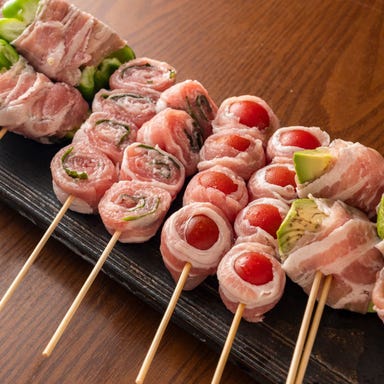 個室居酒屋 焼き鳥食べ放題&3時間飲み放題 焼き鳥一 池袋本店_女性にも大人気!彩り鮮やかな野菜巻き串が種類豊富に食べ放題で楽しめます!