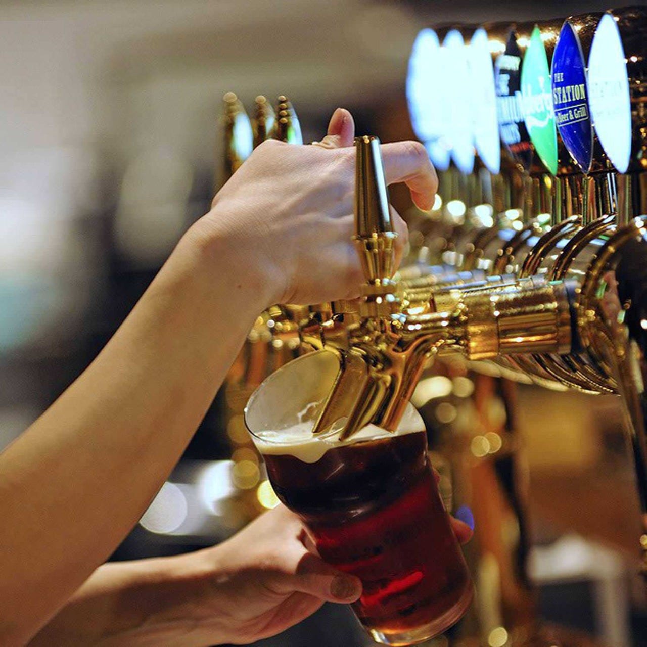 THE OLD STATION Tokyo_注ぎたてのこだわり樽生は最高品質を追求しています