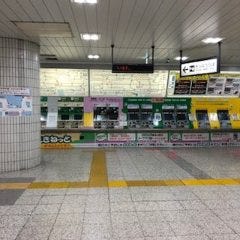 オールドステーション 東京店（THE OLD STATION）_左手に切符売り場をみて進み、最初の角（みどりの窓口）を左へ