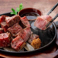 黒毛和牛のサイコロステーキ THE OLD STATION Tokyo_黒毛和牛のサイコロステーキ