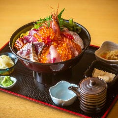 魚と肴と酒処 八仙_【数量限定】海鮮丼