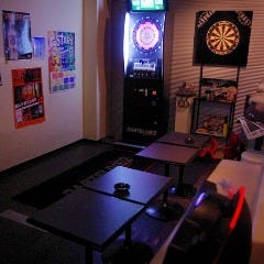 お店に入って左側のダーツスペースは最大で10名様まで♪