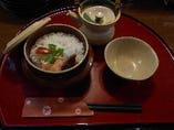 福山郷土料理　季酒海鮮うずみ釜飯　　　　　　福山の郷土料理、うずみです。ご飯の下にうずまった福を掘り出しお召し上がりください。