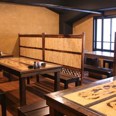 季楽酒場 おっきゃがり_【2F】テーブル席 半個室6名様~OK!