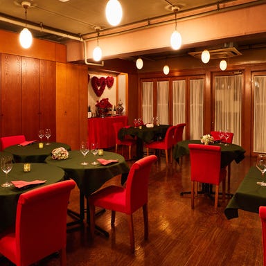 お箸でも食べられるフレンチ 横浜 隠れ家 KIKUCHI 店内の画像
