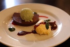 全てのコースに「デザート盛り合わせ」がセットなります。