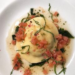 ランチコースは2200円～4200円と選べます。