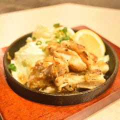 お好み焼き・もんじゃ焼き・鉄板焼き 一歩 ヨドバシ仙台店_鶏ヤゲン軟骨（ねぎ塩レモン／味噌）