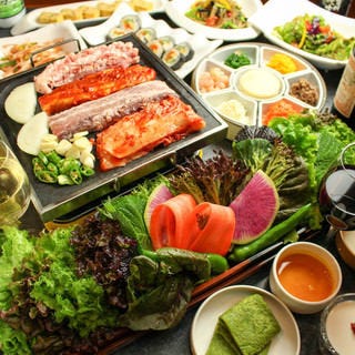 本格韓国料理と生サムギョプサル 金達莱 新大久保 コースの画像