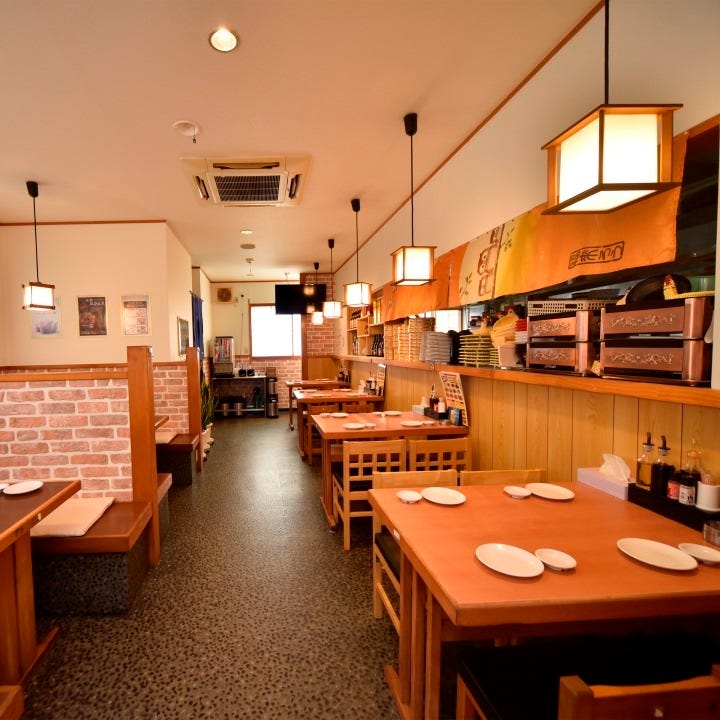 テーブル席やボックス席のある食べ飲み放題中華厨房 楊福記の店内